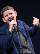 Náhledový obrázek k článku Nebinární Kae Tempest radikálně ukázali opak vyprázdněného hip hopu