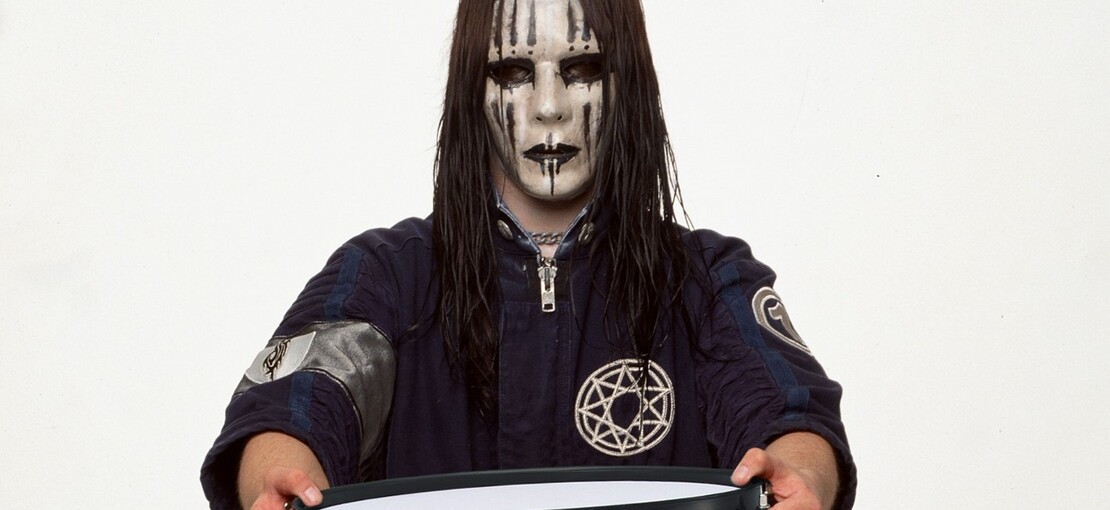 Obrázek k článku Bubenický démon ze Slipknot Joey Jordison (46) zemřel ve spánku