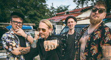 Náhledový obrázek k článku PREMIÉRA: Oťas, přijď za rockera! Reflections of Karma řádí s Otou Váňou