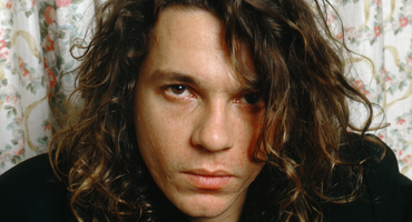 Náhledový obrázek k článku Talent Michaela Hutchence zářil krátce. První desku s INXS vydal před 45 lety