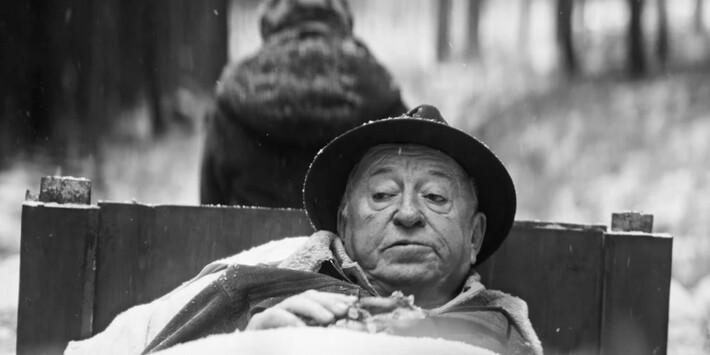 Náhledový obrázek k článku GLOSA: Jiří Lábus je nejhorší muž světa. S prázdným pytlíkem a plným bříškem