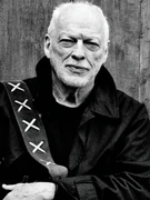 Náhledový obrázek k článku Tajemství jedinečné kytarové magie.  David Gilmour slaví osmdesáté narozeniny