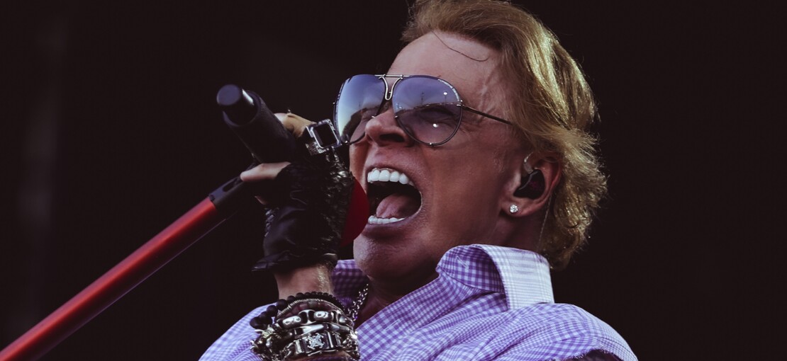 Obrázek k článku Guns N‘ Roses hráli v Praze poctivé tři hodiny. Zradil je zvuk a návštěvnost