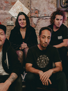 Náhledový obrázek k článku RECENZE: Divočáci Jet8 sypou změnu za změnou. Ale umí i singalong jak hovado!