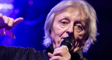 Náhledový obrázek k článku GLOSA: „Mám strach, co bude dál.“ Mrazivá výpověď Václava Neckáře působí aktuálně