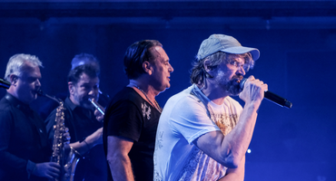 Náhledový obrázek k článku NAŽIVO: Žádné sbohem. J.A.R. slavili v životní formě. Dan Bárta byl nadpozemský