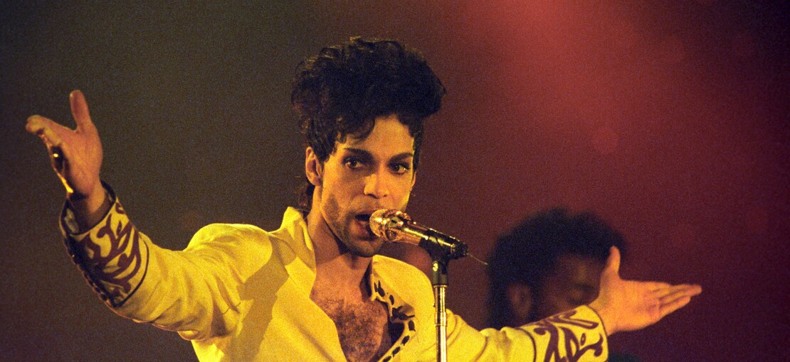 Obrázek k článku Frajer, který změnil pop. Nová píseň Prince připomíná smutné výročí