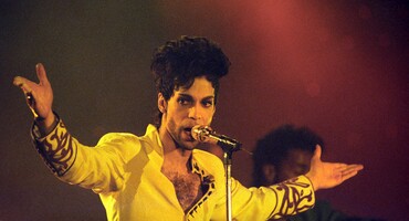 Náhledový obrázek k článku Frajer, který změnil pop. Nová píseň Prince připomíná smutné výročí