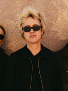 Náhledový obrázek k článku „Jsem retardovaný, nebo jsem J. D. Vance?“ Green Day pokračují v kritice Ameriky