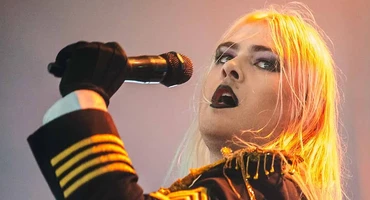 Náhledový obrázek k článku NAŽIVO: Extravagantní Kim Dracula přivezl metalový kabaret po australsku