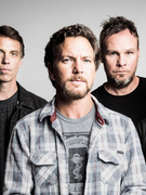 Náhledový obrázek k článku Pearl Jam mají před pražským koncertem problémy. Náhle zrušili vystoupení ve Vídni