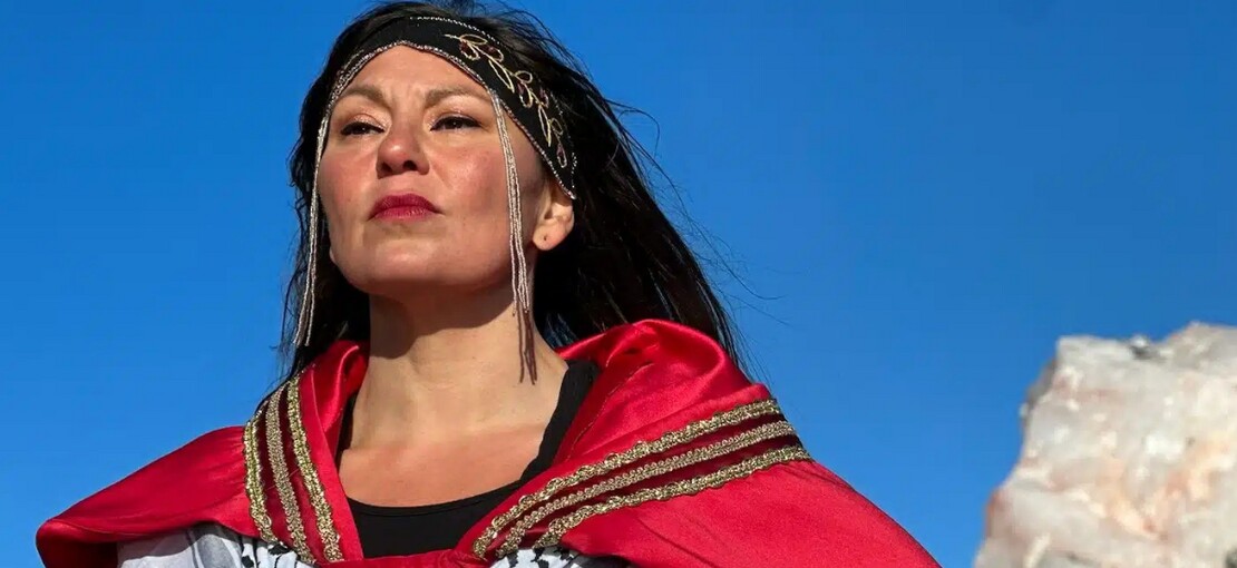 Obrázek k článku „Prokousnu vám průdušnici,“ chrčí zpěvačka Tanya Tagaq jako rozzuřená vlčice