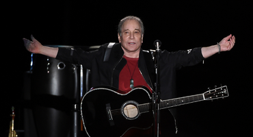 Náhledový obrázek k článku Paul Simon třikrát vystoupí v Praze. Přiveze komorní oslavu velkolepé kariéry