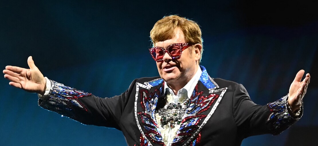 Obrázek k článku Elton John se při tvorbě nové desky zhroutil. Zpívá na ní o své smrti