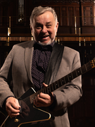 Náhledový obrázek k článku GLOSA: Film o Michalu Pavlíčkovi má sílu. Kytarová magie i hádky s Výběrem