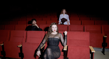 Náhledový obrázek k článku Čerstvé (z)boží: Altpopová skupina teige vydala jeden z nejhezčích debutů roku