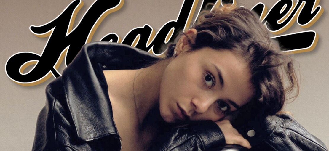 Obrázek k článku 50 nadějí české hudby a velký rozhovor s Marií April. Čtěte zdarma únorový Headliner