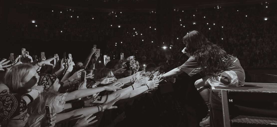 Obrázek k článku NAŽIVO: Billie Eilish rozpoutala šílenství. Hlavními hvězdami byli fanoušci