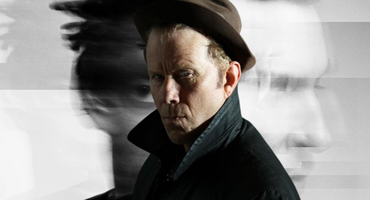 Náhledový obrázek k článku GLOSA: Massive Attack proti brutalitě. Do boje vytáhli nasupeného Toma Waitse