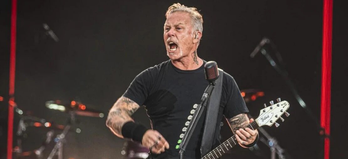 Obrázek k článku Zásnuby mezi žraloky. Frontman Metalliky požádal o ruku pod hladinou