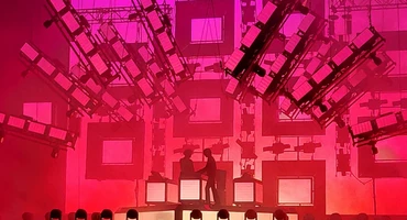 Náhledový obrázek k článku Justice zastínili úplněk. Festival Grape otevřeli hráči amerického fotbalu