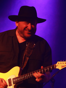 Náhledový obrázek k článku NAŽIVO: Po parádě s Bonamassou zahrál Josh Smith vlastní koncert výborného blues