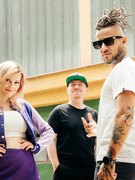 Náhledový obrázek k článku PREMIÉRA: Pařba v dodávce. Skyline na mejdan pozvali i Darth Vadera