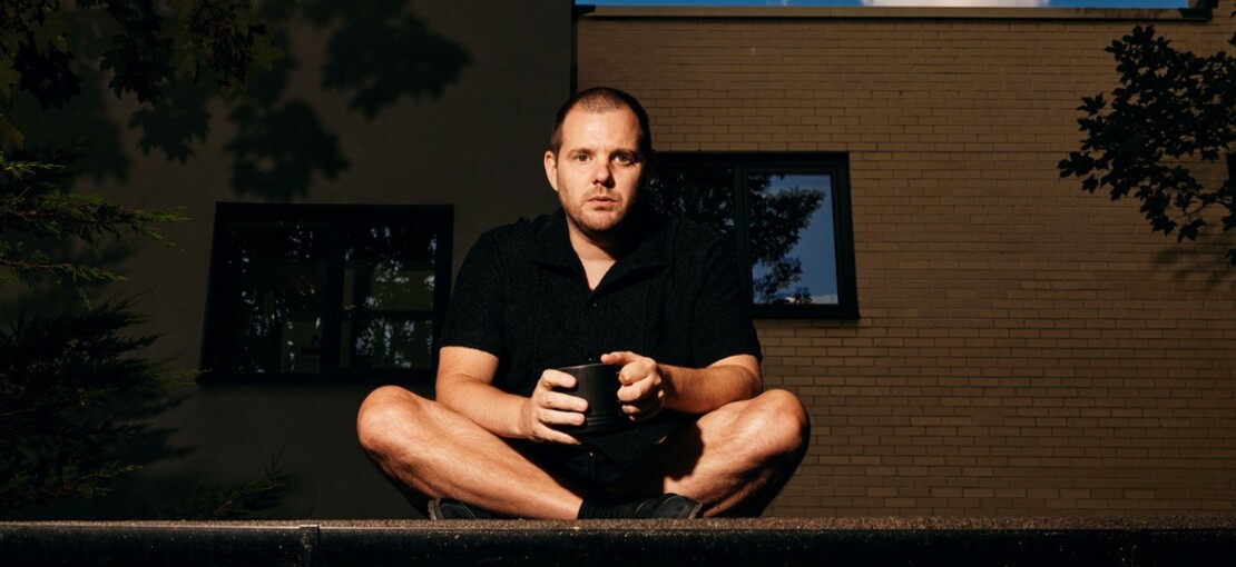 Obrázek k článku Mike Skinner je chlápek z davu. Jeho The Streets rozzáří pražský Metronome