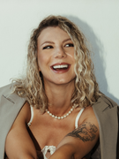 Náhledový obrázek k článku GLOSA: Odvážná Lenny. Má šťávu, i když řádí v prázdné zasedačce