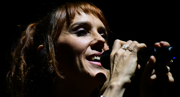 Náhledový obrázek k článku NAŽIVO: Šarm a nadšení. Zaz kouzlila písněmi a pozvala publikum za oponu