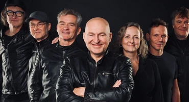 Náhledový obrázek k článku VLČKOVIZE: Hudební parodie počesku. Letní den zní od Tří sester nemravně