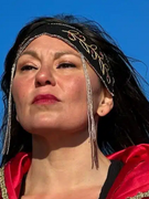 Náhledový obrázek k článku „Prokousnu vám průdušnici,“ chrčí zpěvačka Tanya Tagaq jako rozzuřená vlčice