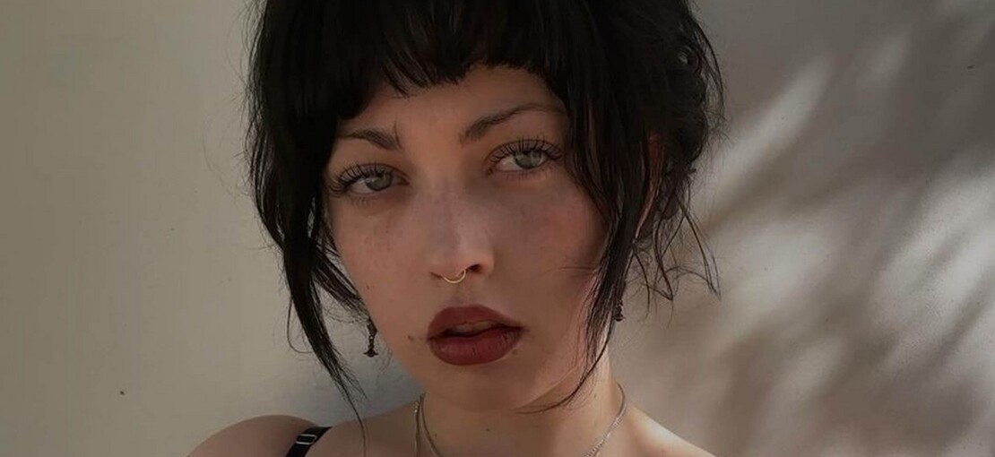 Obrázek k článku Seznamte se s Violet Grohl. Jede si po svém a cizopasení na Foo Fighters se vyhýbá