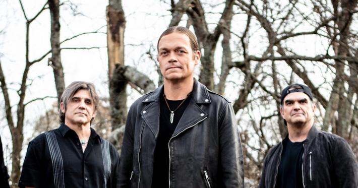 Náhledový obrázek k článku Zpěvák 3 Doors Down podlehl rakovině ledvin. Bradu Arnoldovi bylo 47 let