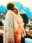 Náhledový obrázek k článku GLOSA: Odvrácená strana festivalů. Woodstock byl oblastí katastrofy i životním zážitkem