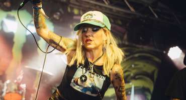 Náhledový obrázek k článku Divočina na Mighty Sounds: Propocená záda na Irie Révoltés a triumf Leftöver Crack
