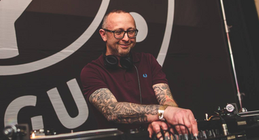 Náhledový obrázek k článku Kmotr českého ska Buqičák slaví: „Poslouchejte hudbu a ne rasistický bláboly“